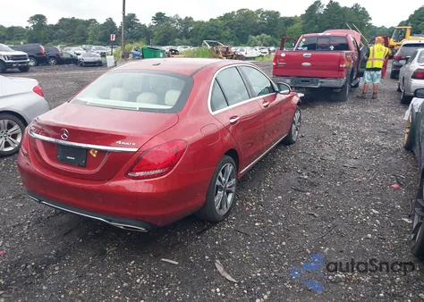 2018 Mercedes-Benz C 300 4Matic из США, поврежденный, VIN 55SWF4KB8JU278807